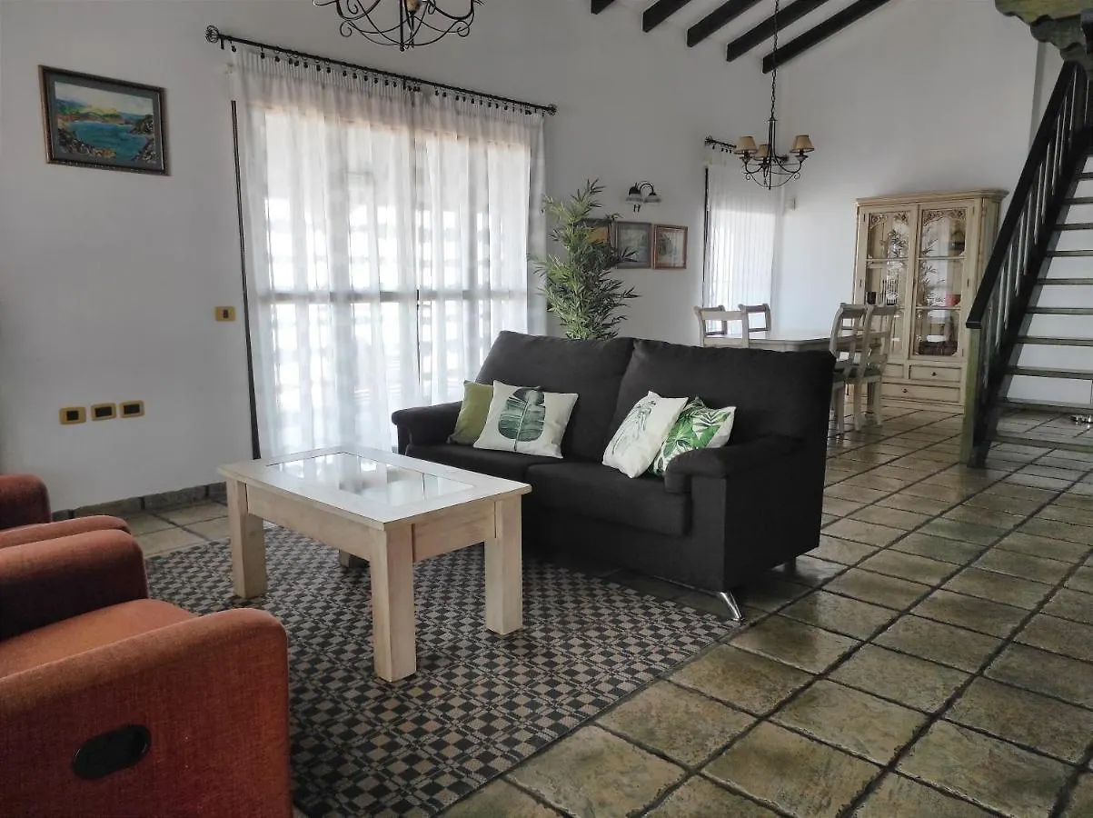 CERCADO DEL MEDIO, CHALET con PISCINA PRIVADA Costa Adeje  Villa